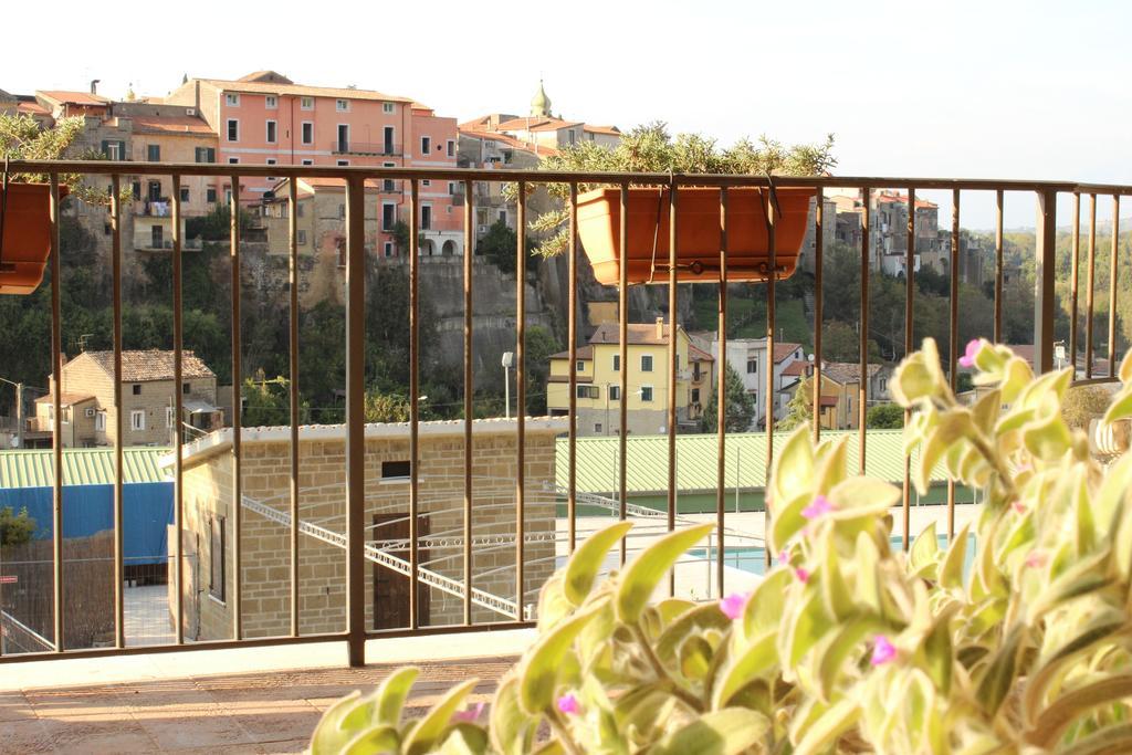 Le Rocce Bed and Breakfast SantʼAgata deʼ Goti Esterno foto